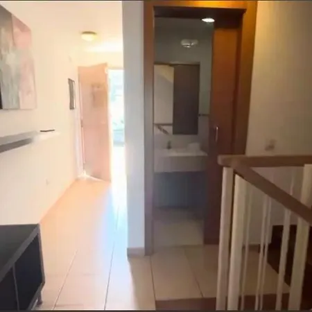 Oasis Fanabe Duplex 3 Bedroom * 阿德耶